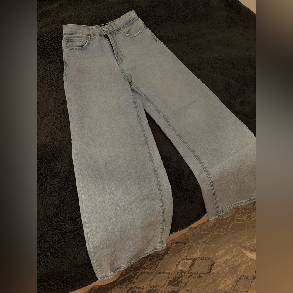 BDG High and Wide Jeans